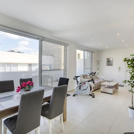 Lovely Penthouse With Private Bbq & Wifi In By 360 Estates 公寓 Gzira