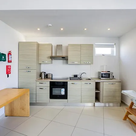 Διαμέρισμα Lovely Penthouse With Private Bbq & Wifi In By 360 Estates *