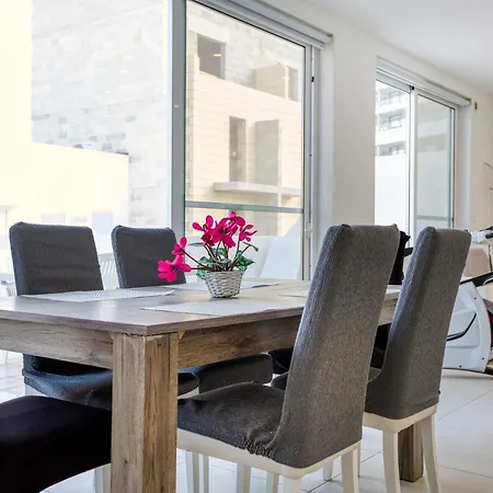 公寓 Lovely Penthouse With Private Bbq & Wifi In By 360 Estates Gzira